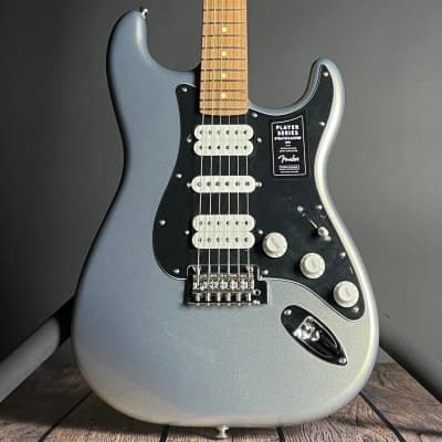 Fender Player Stratocaster HSH, Pau Ferro Fingerboard- Silver