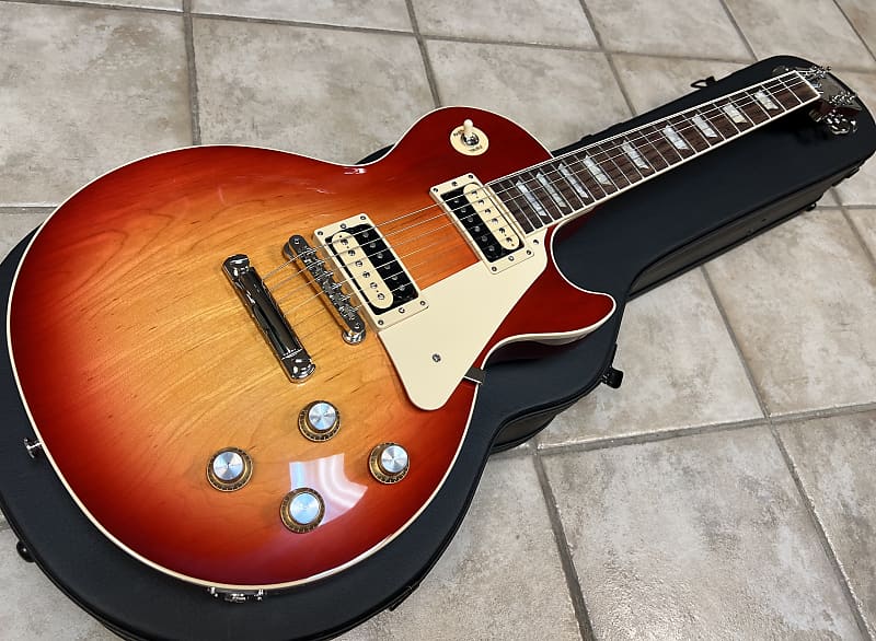 2023 Gibson USA Les Paul Classic Electric Guitar Heritage Cherry