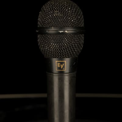 Electro-Voice N/D767a Supercardioid Dynamic Vocal Microphone