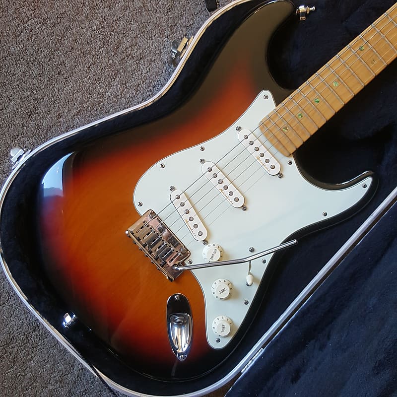Fender American Deluxe Stratocaster 2000 Sunburst image 1