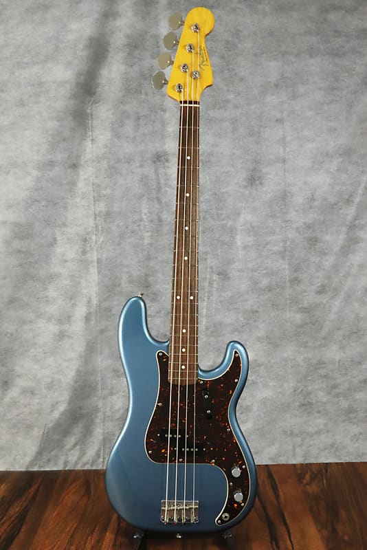 Fender Precision Bass 1962 Vintage Reissue PB-62 Lake Placid