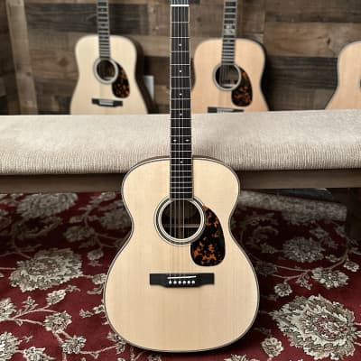 Larrivee OM-40RW Limited Edition Aged Moon Spruce Top Acoustic Guitar with Hard Case image 2
