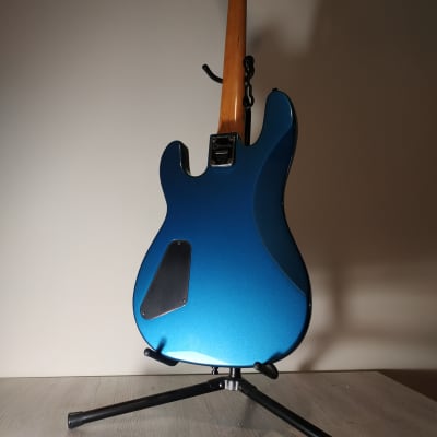 Charvel Model 2b bass MIJ 1986 - Electric blue image 6