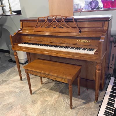 Sojin Model 4346 42" Satin Oak Console Piano c1988 #111289 image 3