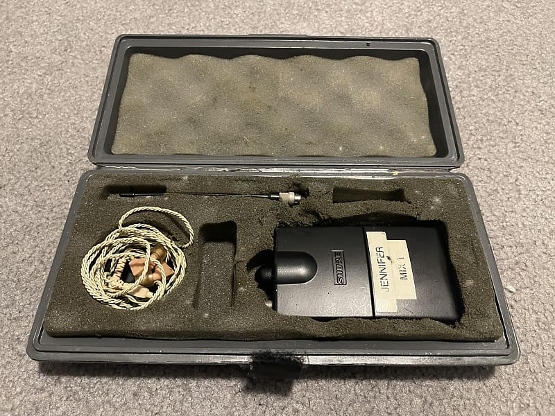 Shure P6R-HB Wireless Transmitter Pack (FREQ 629.975 - 634.775 MHz) w/ Case image 1