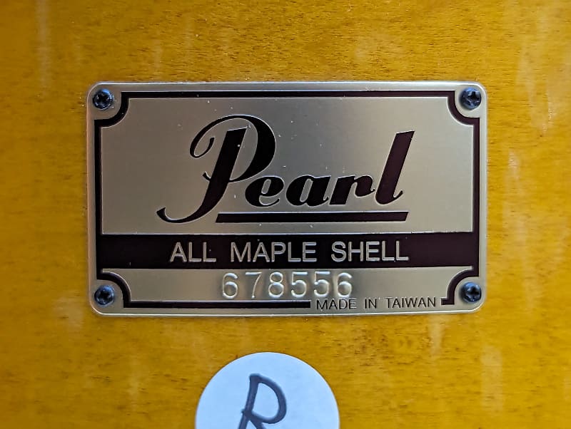 1990s Pearl Made in Taiwan 10 x 12