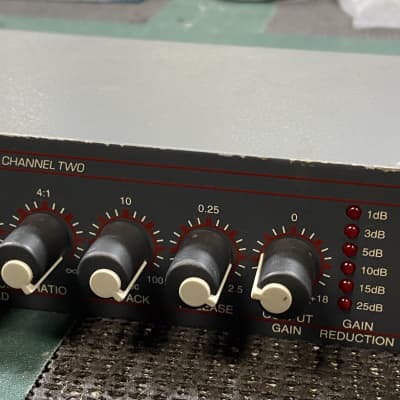 DOD 866 Series II, 2 Channel Gated Compressor Limiter, Rack