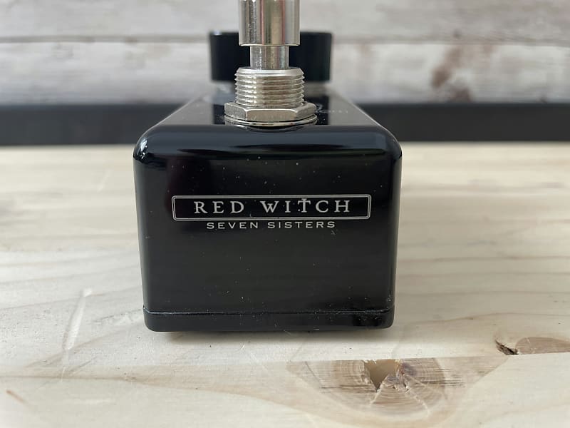 Used Red Witch SEVEN SISTERS IVY DISTORTION Guitar Effect