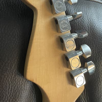 Fender Standard Stratocaster with Rosewood Fretboard 2006 - 2017 - Black image 10