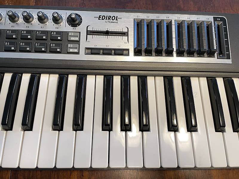 Edirol (Roland) PCR-800 USB 61-Key Midi Controller, with Aftertouch,  Split/Dual, Drum Pads, More!