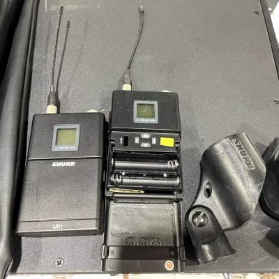 Shure UR4D L3 Dual Wireless Receiver W/2 UR2 Handheld Transmitters #2417 (One) image 4