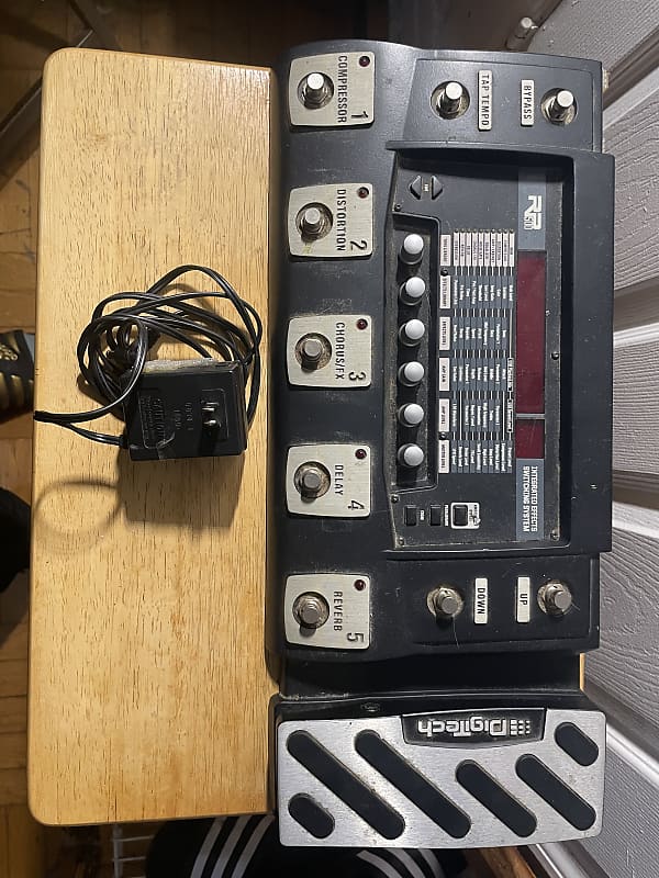 Digitech RP500 Multi-Effects Switching System & USB Recording