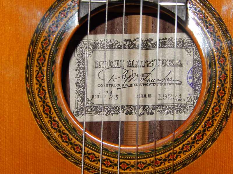 HAND MADE IN 1975 - RYOJI MATSUOKA No25 - BEAUTIFULLY SOUNDING CLASSICAL  GUITAR