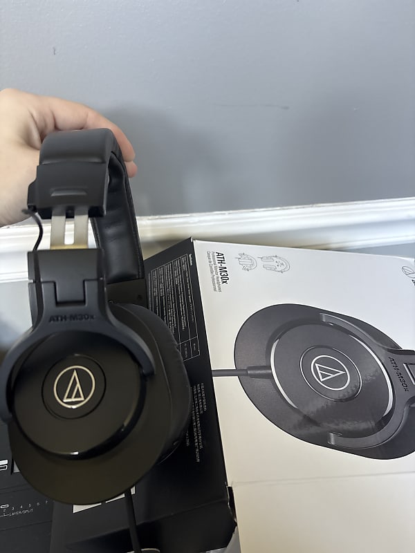 Audio-Technica ATH-M30 Over-Ear Headphones 2010s - Black  			