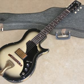 1959  Supro Super  / Thunderstick Guitar with Case  - Silverburst Finish image 12