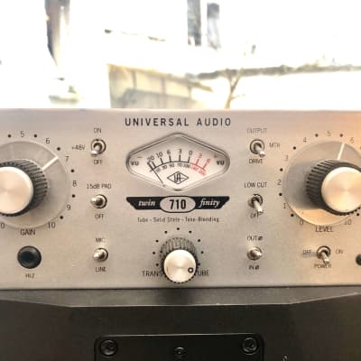 Universal Audio 710 Twin-Finity Microphone Preamp 2009 - Present - Silver image 1