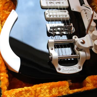 FENDER "Jack White Triplecaster, Maple Fingerboard, Black" HARDCASE image 20