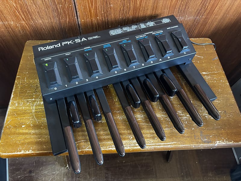 ローランド ROLAND PK-5A [ダイナミックMIDIペダル] Roland PK-5A Dynamic MIDI Pedal Controller | Reverb Canada