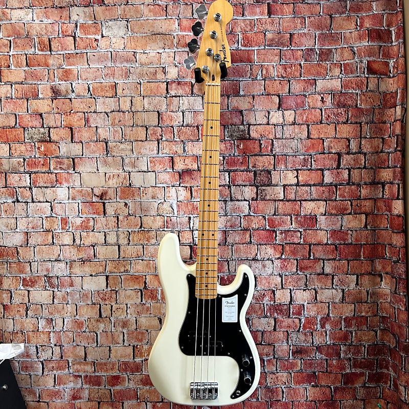 Fender Standard Precision Bass | Reverb Canada