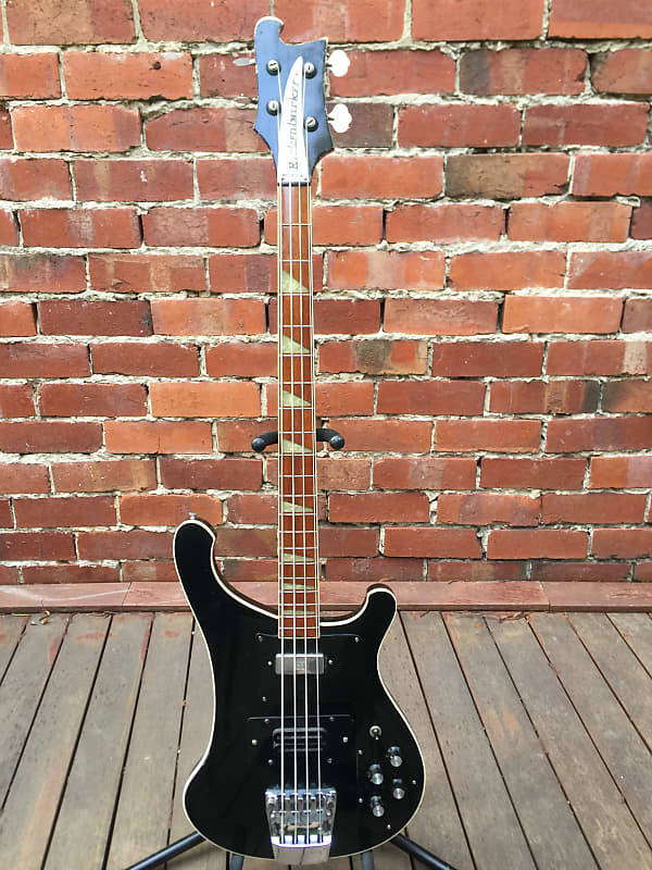 1975年製 Rickenbacker 4001 Jetglo リッケンバッカー 1975 Rickenbacker 4001 – Jetglo – GuitarPoint