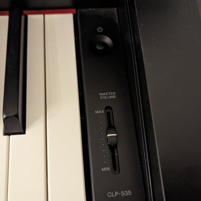 Yamaha CLP-535 Clavinova 88-Key Digital Piano