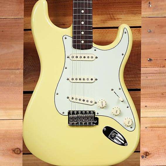 FENDER CLASSIC SERIES 60s STRATOCASTER Rare Canary Diamond Yellow Strat 66380 image 1