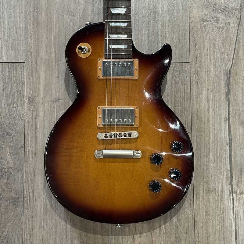 Gibson Les Paul Studio 2015 • G-force付き qvboh0i735roffbn6bp6.jpg