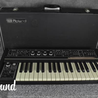 Roland SH-2 Analog Synthesizer in Very Good condition.