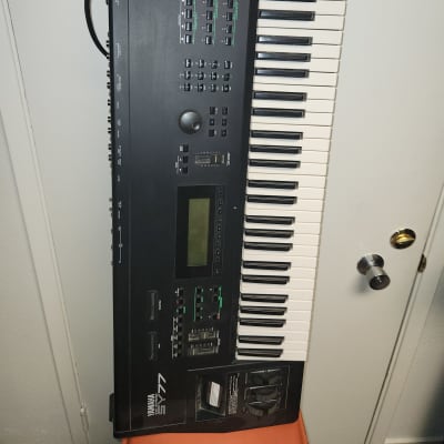 Yamaha SY-77 Synthesizer Keyboard Synth