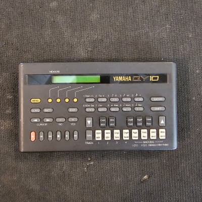 Yamaha QY10 1990's - Grey