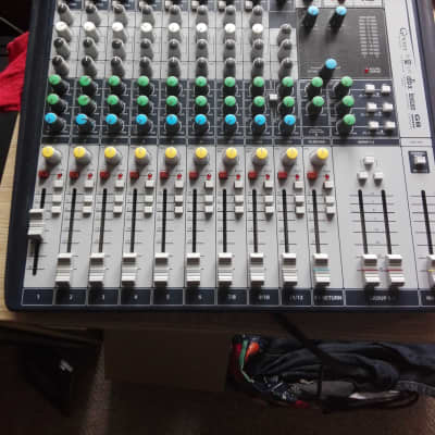 Soundcraft Signature 12 MTK - Gearspace