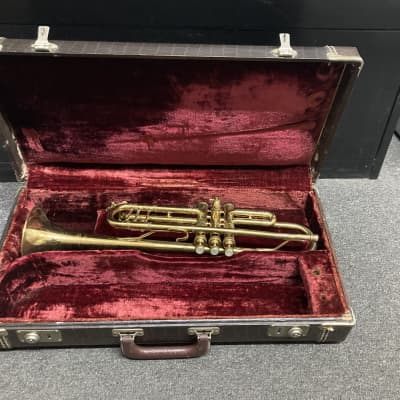 Vintage/Pre-owned Buescher TrueTone "Union Label" Series Trumpet w/ wood case image 1