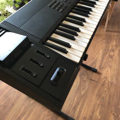 Roland XP-50 61-Key 64-Voice Music Workstation Keyboard + DANCE Expanded image 4