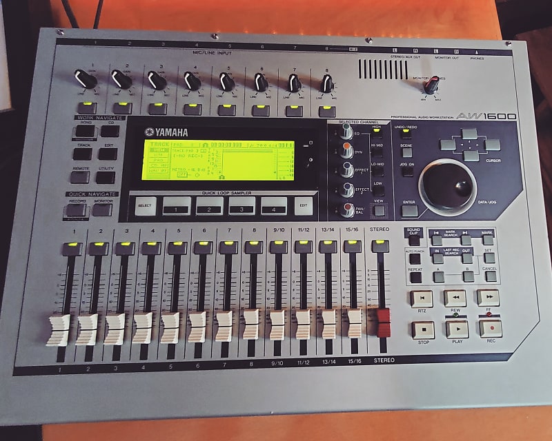 Yamaha AW1600 Professional Audio Workstation 16-Track Digital 