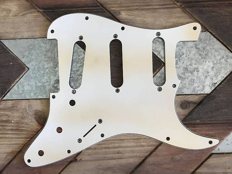 Real Life Relics White Stratocaster® Pickguard 3 Ply 11 Hole SSS   [PGU4] image 1