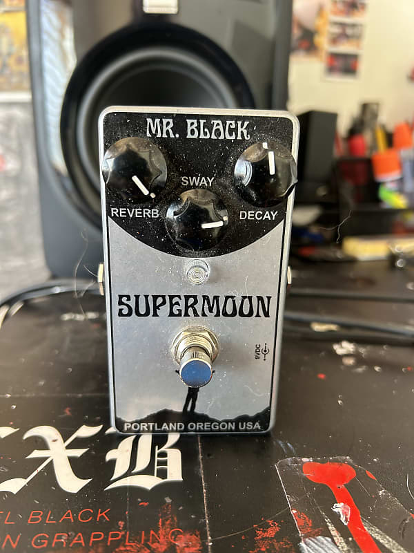 Mr. Black Supermoon Chrome