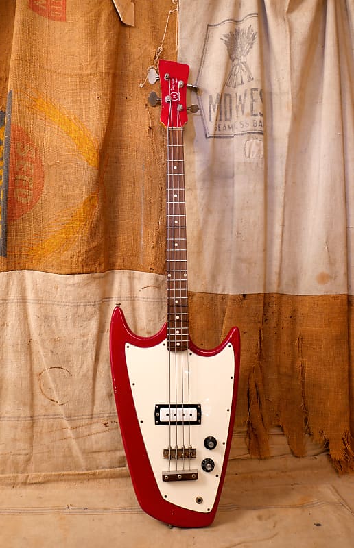 Hallmark Sweptwing Bass 1966 - Red image 1