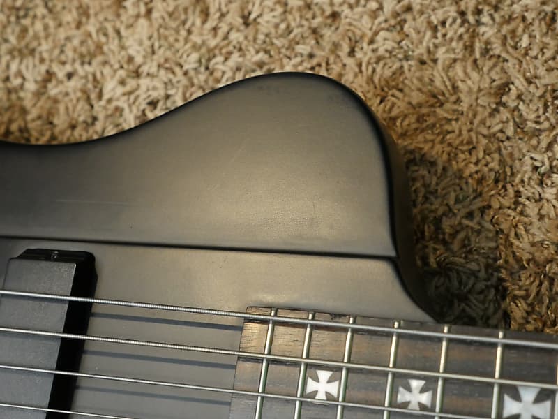 Video! Epiphone Nikki Sixx Blackbird Thunderbird Bass Black