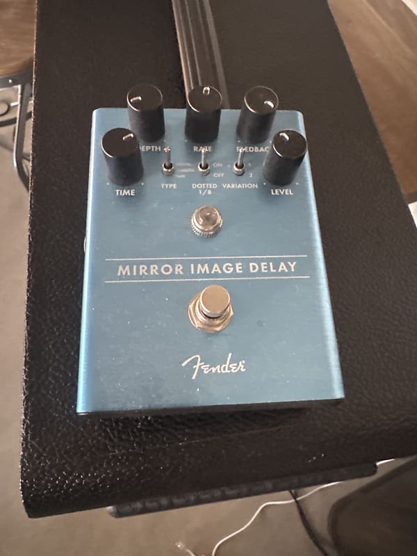 Fender Mirror Image Delay