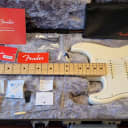 Left-handed Fender Stratocaster, White