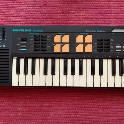 Casio SK-5 - Portable Sampler Sampling Keyboard and Synthesizer k