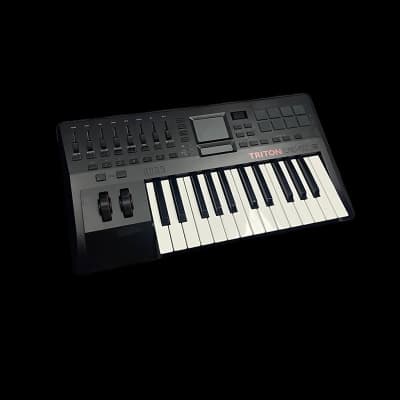 Korg TRTK25 TRITON taktile 25-Key USB Controller/Synthesizer