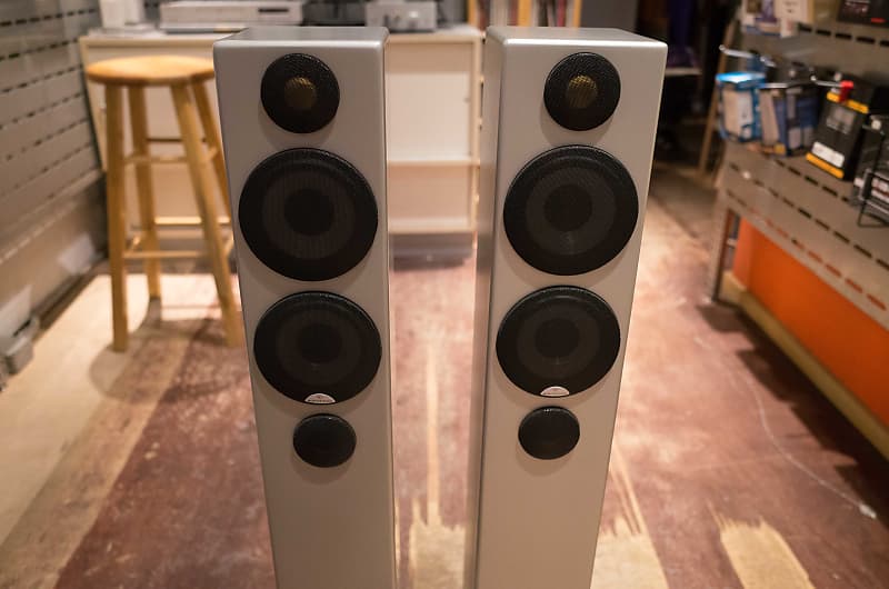 Monitor Audio Radius 270 HD Tower Speakers - Silver - Nice Working
