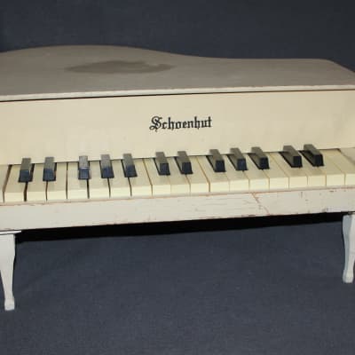 Schoenhut Fancy 9258P Piano Pal 25-KeySchoenhut Fancy 9258P Piano Pal 25-Key  