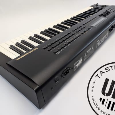 Roland JV-80 + Expanded Drum & Bass! (free bag, free shipping!)