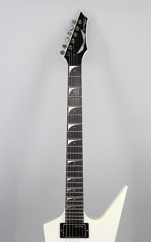 Dean V Custom (2019) - ヴィンテージホワイト Dean V Custom (2019) - ヴィンテージホワイト