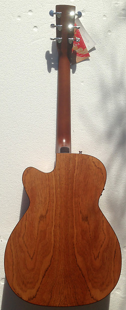 Simon & Patrick Concert Hall Cutaway GT Cedar A3T with S&P