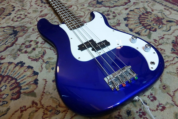 Squier p bass blue hotsell