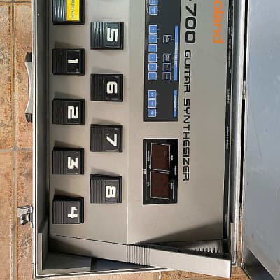 Roland GR-700 Guitar Synthesizer