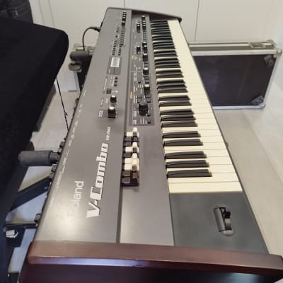 Roland V-combo VR-760 シンセサイザー　オルガン　76鍵盤